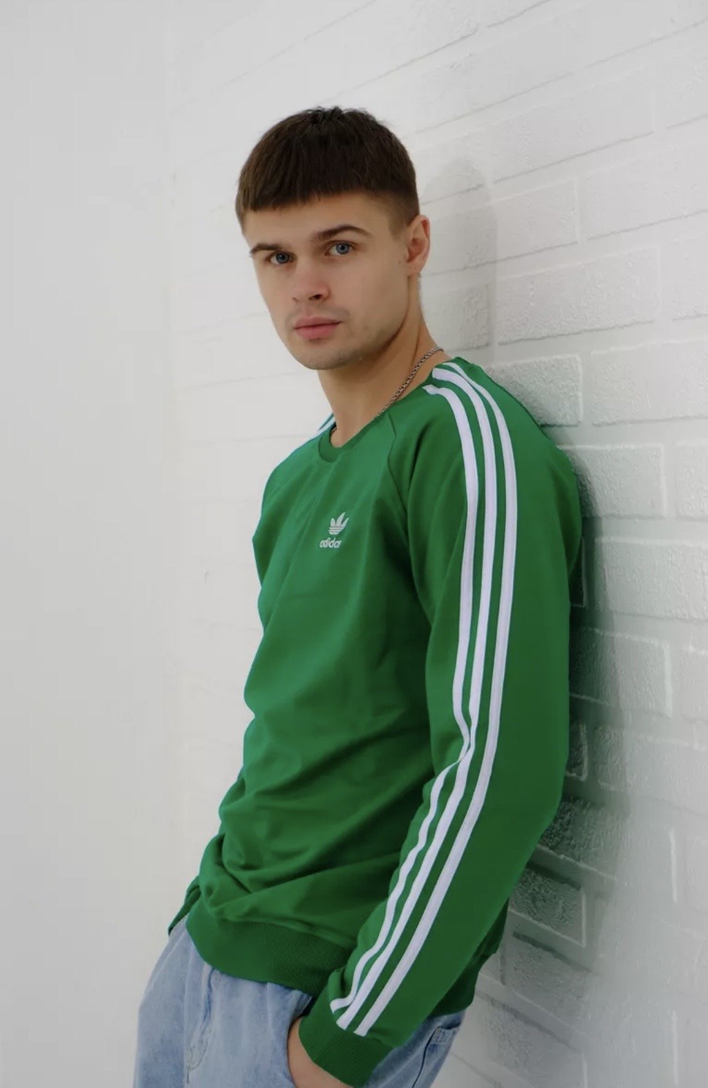 Свитшот adidas однотонный зеленый — фото 2
