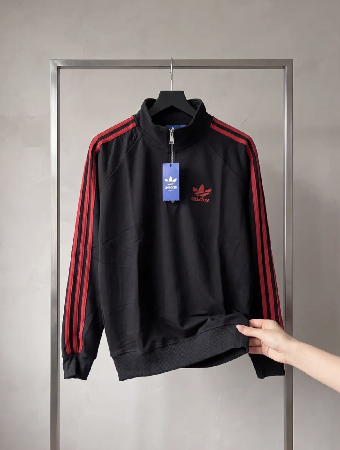 Олимпийка полузамок adidas с красными полосами